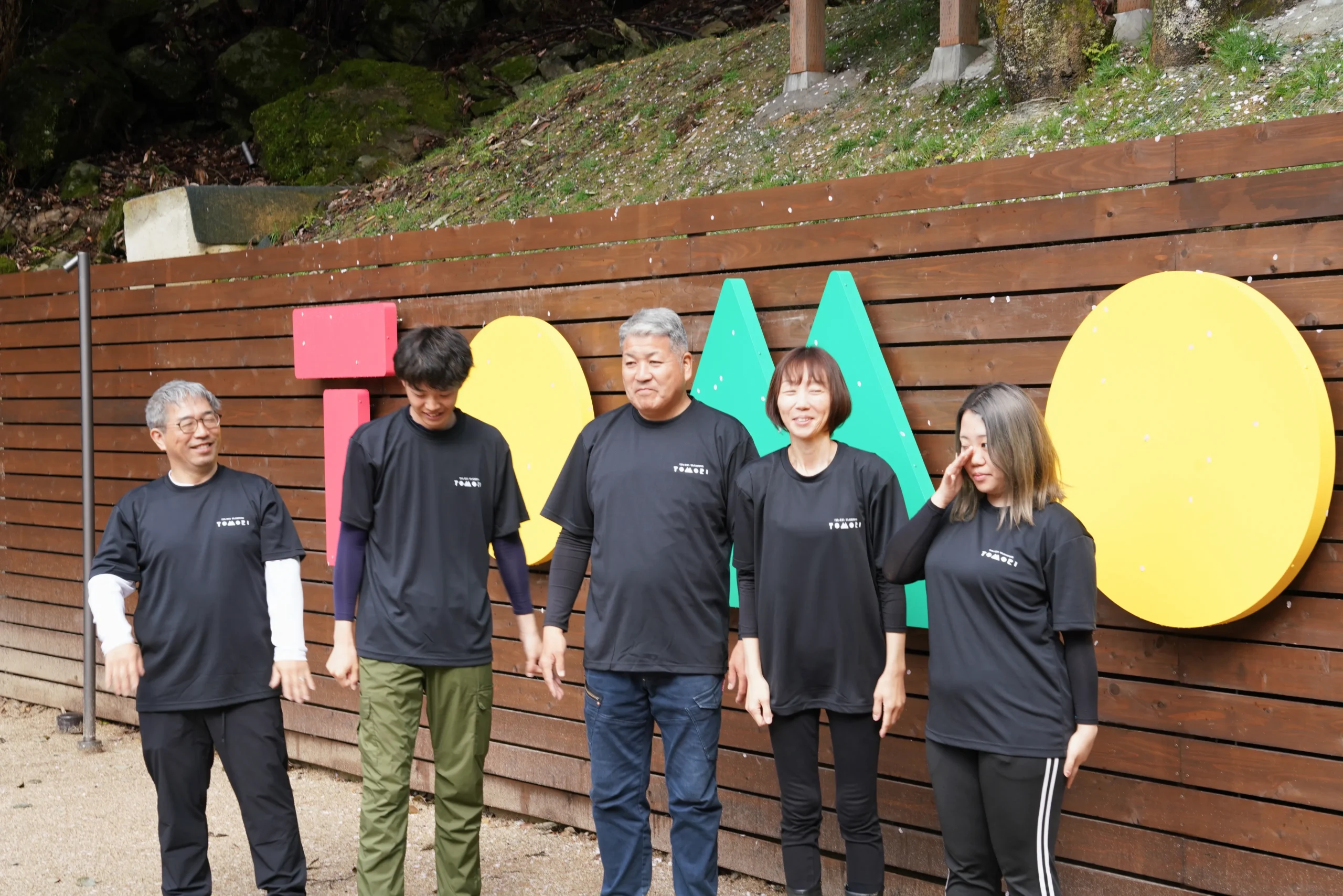 私たちと一緒に<br/>灯りをともしませんか